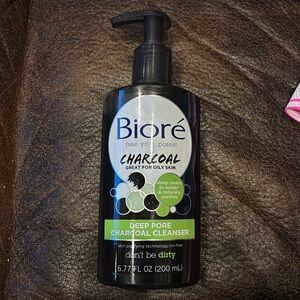 🌟 3/$10 Biore deep pore charco cleanser NEW